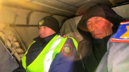 Пастух с 500 овцами выжили в абайской степи после двух суток в буране и морозе