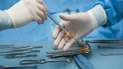 Жительницу Атырау попросили принести свои инструменты для операции ребенку