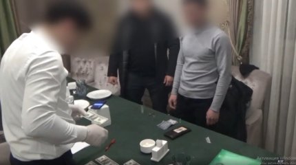 5,5 лет тюрьмы получил житель Шымкента за попытку расплатиться фальшивыми долларами в кафе