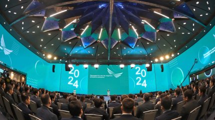 Токаев раскритиковал практику "командных перемещений" среди чиновников