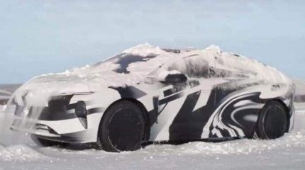 Китайцы показали электромобиль, который отряхивается от снега, как собака