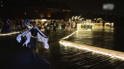 1000 человек в гирляндах пробежали по ночному Копенгагену