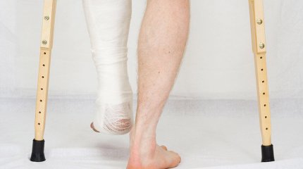 Сотни актюбинцев получили травмы из-за гололёда