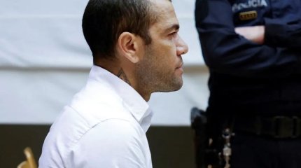 Футболшы Дани Алвес 4,5 жылға сотталды