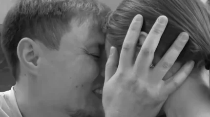 8 жасар қазақстандық егіз сандықшаға ақша жинап, әкесіне кіші қажылыққа жолдама әперді