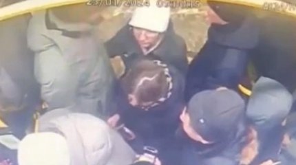 Водителя наказали после выпадения женщины из автобуса в Астане