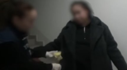 Двух молодых астанчанок поймали с кучей мефедрона (ВИДЕО)