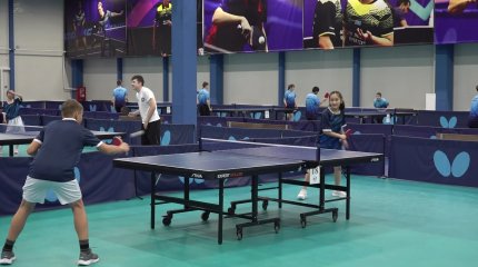 Особенные дети и сироты бесплатно занимаются теннисом в Усть-Каменогорске