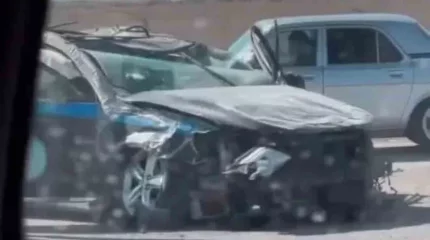 Ақтауда патрульдік полиция көлігі аударылып қалды