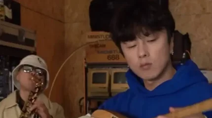 Шәмшінің әнін айтқан кәріс әншісі көпшілікті тәнті етті