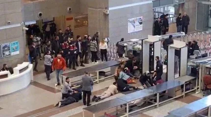 6 адам жарақат алды. Сот ғимаратында шабуыл жасағандар ұсталды