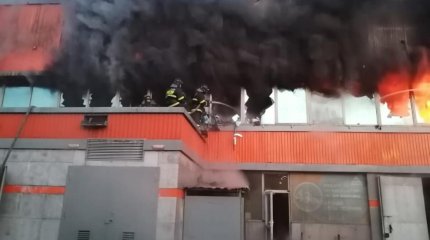 Семей базарындағы өрт: Үкімет зардап шекккен кәсіпкерлердің шығынын өтеп бере ме?