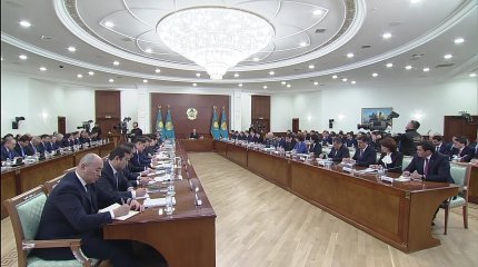 «Үкімет пен әкімдер жұмыс істеу тәсілін түбегейлі өзгертуі тиіс», - Президент