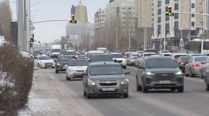 "Отчисления идут, а качество не улучшается": казахстанцы поддержали критику Токаева в адрес ОСМС
