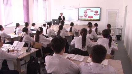 "Мектеп мұғалімдерінің жалақысын жымқырып келген",- С.Ахметжанов