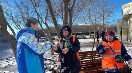 В День благодарности столичных коммунальщиков угощают горячим чаем и баурсаками
