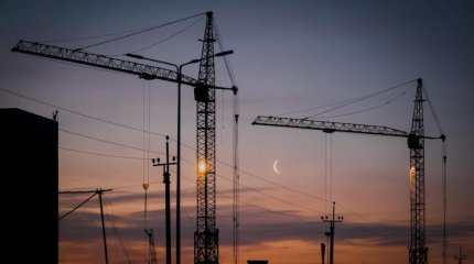 Строительство 33 жилых комплексов остановили в Астане