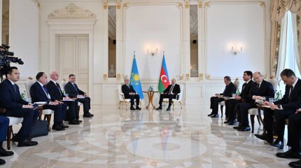 Мемлекет басшысы Әзербайжан Президентімен келіссөз жүргізді