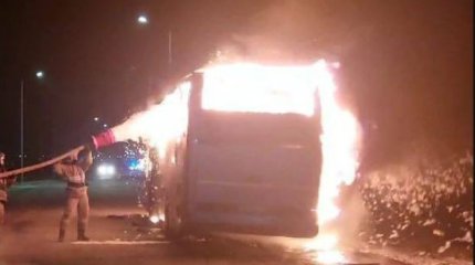 Пассажирский автобус загорелся в Атырауской области
