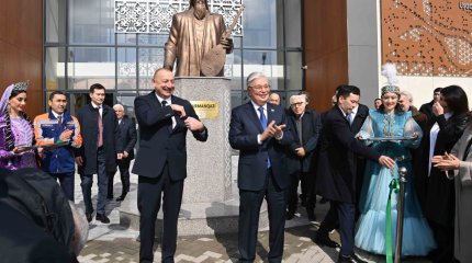 Глава государства принял участие в церемонии открытия Центра детского творчества имени Курмангазы в Физули