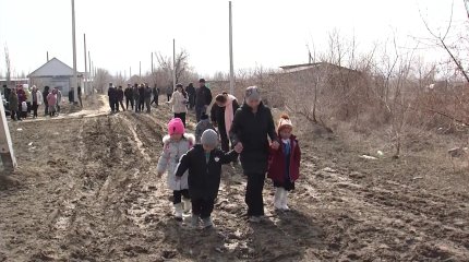 Алматы облысы Қызылшарық ауылында 9 көшенің тұрғындары жол азабын тартып отыр