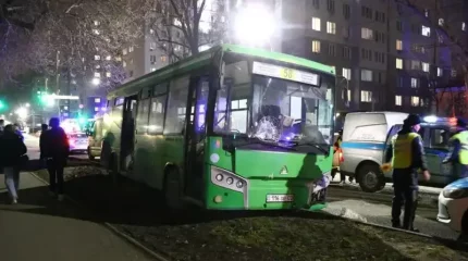 Алматыда қалалық автобус егде жастағы әйелді қағып, мерт қылды