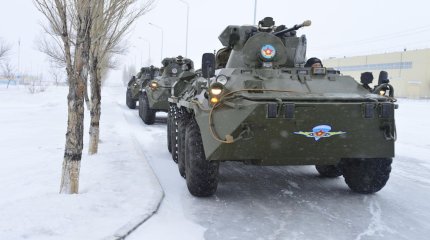 Боевая техника под Астаной: граждан просят сохранять спокойствие