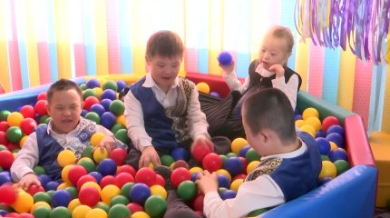 Ақтөбелік ата-аналар Даун синдромы бар балаларға арнайы орталық ашуды сұрайды
