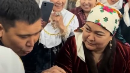 Женский армрестлинг "по-адайски" обсуждает казнет