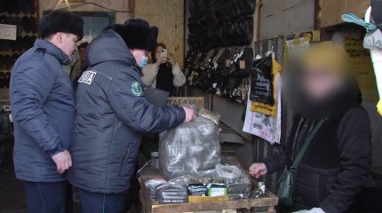 Астанада екі сатушыдан 100 келіге жуық насыбай тәркіленді