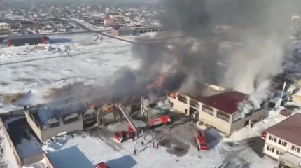 Огромный склад с игрушками сгорел в Астане