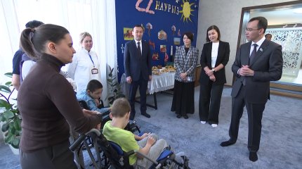 Сенат Төрағасы Мәулен Әшімбаев балаларға арналған оңалту орталығына барды