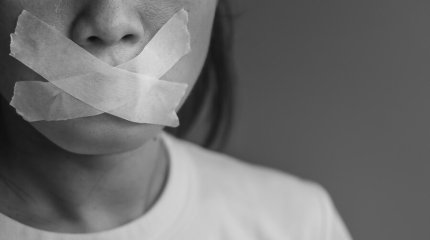 Жас әйелмен жыныстық қатынас