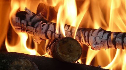 Школьники спасли пожилого мужчину из пожара в Северном Казахстане