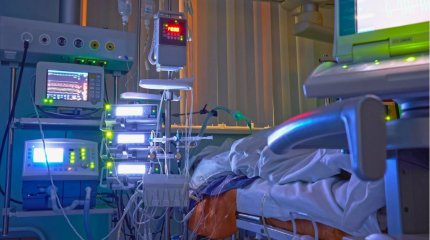 Беременная попала в реанимацию после столкновения трёх авто в ЗКО