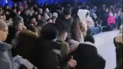 Петропавлдағы циркте көрермендерге арналған трибуна адамдармен бірге опырылып, құлады