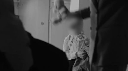 Алматыда ер адам өзінің 3 баласына қорлық көрсетті деген күдікке ілінді