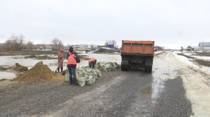 Жителей эвакуируют из затопленных сёл Актюбинской области