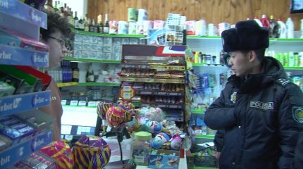 Рейды по выявлению незаконной продажи насвая продолжаются в Астане
