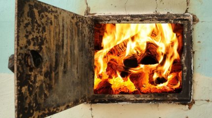 Двое семейчан отравились угарным газом