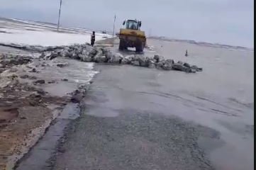 Трассы закрыли из-за паводков в Казахстане