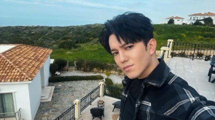 Димаш Кудайберген призвал помочь пострадавшим от паводков