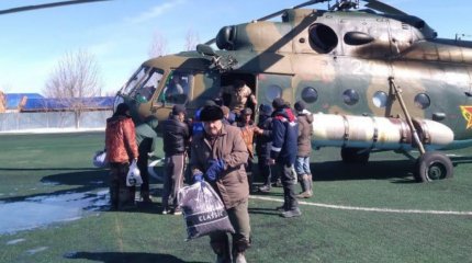 Әскери ұшқыштар 10 тоннадан аса гуманитарлық көмек жеткізді