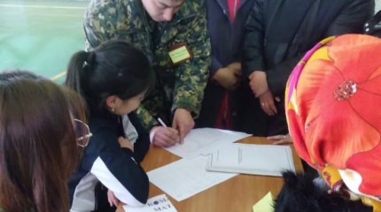 Үйінен көшірілген адамдар тұрып жатқан ақтөбелік мектептер сабақты онлайн өтеді