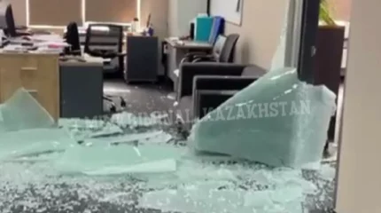Алматыдағы жер сілкінісі болған сәт видеоға түсіп қалды