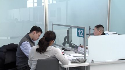 "Банк жинаған қаржымды өзіме несие ретінде беріп жатыр", - тұрғын