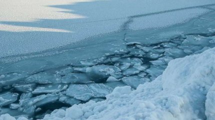 Женщина провалилась под лёд в Атырауской области