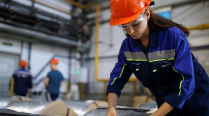 В каких сферах больше всего трудятся женщины в Казахстане