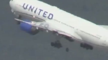 Шина отлетела от самолета и повредила несколько авто в США