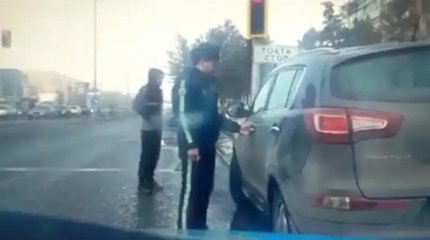 Қарағандыда тәртіп сақшылары инсульт алып, есінен танып қалған жүргізушіні құтқарды